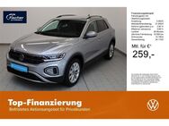 VW T-Roc, 1.5 TSI Life, Jahr 2023 - Amberg