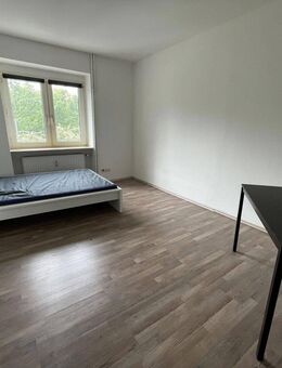 Helles Apartment mit Einbauküche und Möbeln - 1,5 Zimmer im 1. OG - Essen