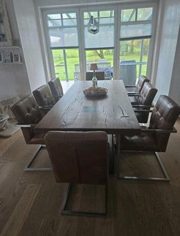 Schöne Esstischgruppe Eiche massiv mit 8 Stühlen - Stuhr