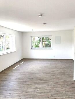Großzügige Erdgeschosswohnung mit Gartenanteil, West-Terrasse, Garage - Bidingen