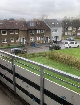 Schöne, ruhige und sonnigige 3 ZKDB Wohnung - Duisburg