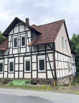 Reduziert: Investoren aufgepasst - Sanierungsbedürftiges Mehrfamilienhaus in Delligsen - Delligsen