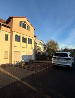 Charmantes Zweifamilienhaus mit traumhaftem Weitblick über Büdingen - Büdingen