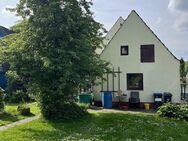 RESERVIERT - Ruhiges, preiswertes 6-Zimmer-Haus in Bremen Rablinghausen, mit großem Garten - Bremen