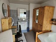 Burgdorf - zu vermieten - möbliertes Zimmer mit eigener Küche + Gartennutzung - Burgdorf Zentrum