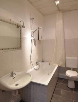 Neues Jahr, neues Wohnglück! Große 2-Zimmer-Altbau-Wohnung zu vermieten - Bochum