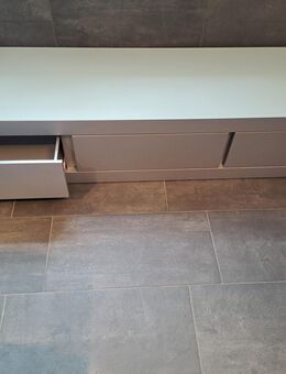 Sideboard (Metall) - Essen