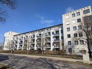 Erstbezug nach Sanierung mit Balkon und EBK: 2-Zimmer Wohnung, großer sonniger Balkon - Augsburg