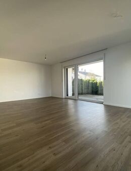 Sehr schöne, exklusive 3-Zimmer-Terrassenwohnung mit Carport und Stellplatz in Weiden-Ost zu vermieten! - Weiden (Oberpfalz)