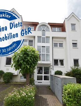 DIETZ: Gepflegte und moderne 3-Zimmer-Wohnung mit großer Dachterrasse, Einbauküche, Wanne + Dusche! - Babenhausen (Hessen)