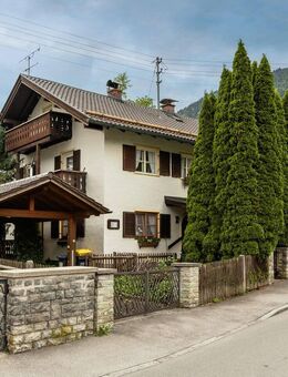 Reizvolles Einfamilienhaus in Eckgrundstück - Oberau