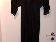 NEU-wertig! -- Satin Kimono / Morgenmantel / Schwarz / mit Spitze / Gr. 44/46 -- L - Tornesch