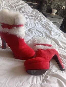 Highheels/Stiefel zu verkaufen - Ansbach
