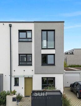 ZUKUNFTSGERICHTET: Neuwertige Doppelhaushälfte mit Photovoltaik und Energieeffizienzklasse A! - Wiesbaden