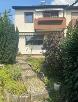 BEZUGSBEREIT ! Helles & großzügig geschnittenes Reiheneckhaus mit Garten, Garage & Kamin in Eckental - Eckental