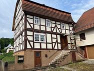 Fachwerkhaus mit Nebengebäude in Hönebach - Wildeck
