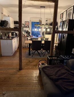 Großzügiges Mehrfamilienhaus mit drei Wohneinheiten, Scheune und Offenstall auf ca. 7.000 m² Grundstüc - Bochum