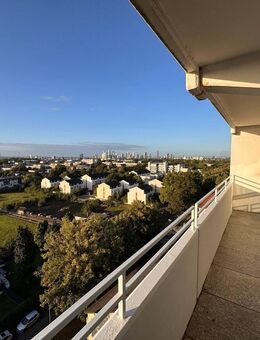 4-ZW mit großen Balkonen und Skyline Blick im 10. OG - Frankfurt (Main)
