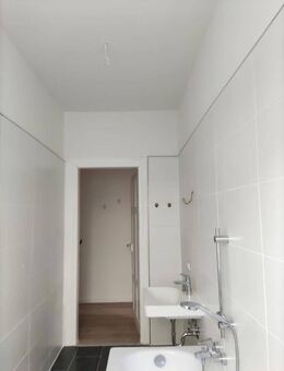 helle 2 Zimmer-Wohnung im Erdgeschoss - Naumburg (Saale)