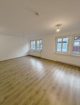 Neu renovierte 2-Zimmer Wohnung in Crailsheimer Innenstadt - Crailsheim