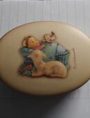 Porzellandose von Hummel ( Goebel ) " Wohl behütet " The Guardian in 59425