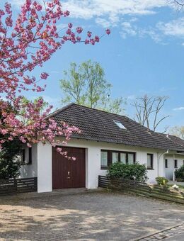 Ein Platz zum Wachsen - Familienidylle auf Traumgrundstück an der Grenze zu Rissen - Wedel