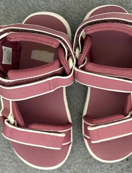 Coole Mädchen Sandalen in Größe 28 - Berlin Reinickendorf