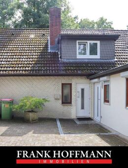 Ein Zuhause für Generationen - Charmantes Zweifamilienhaus in Hamburg-Poppenbüttel - Hamburg