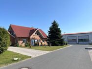 Wohnhaus mit Gewerbehalle - Esens