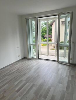 Helle 2 Zi-Whg. m. Blk. in zentraler Lage v. Freilassing - Freilassing