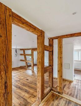 Erhaltenswertes Gebäude: Modernisiertes, großzügiges Landhaus mit Sauna und Panoramablick in Seebach - Seebach (Baden-Württemberg)