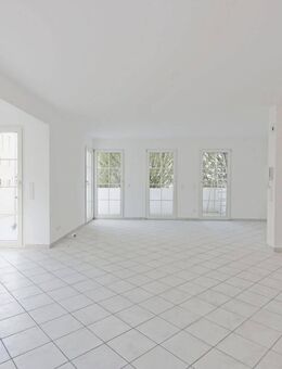 Großzügige und renovierte Doppelhaushälfte am Steinberg - Hofheim (Taunus)