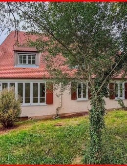 Renovierungsbedürftiges Einfamilienhaus mit Garten und Garagen in Harburg-Großsorheim zu verkaufen! - Harburg (Schwaben)