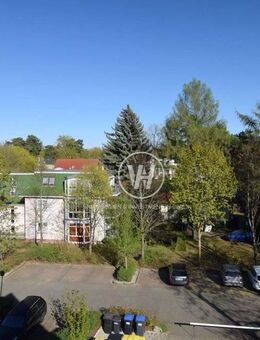 Edles Apartment als DG-Maisonette - EBK - Luxusbad - Galerie - 3 Balkone - PKW-Stellplatz inkl. - Hohen Neuendorf