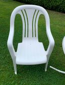 2 Kunststoff-Stapelstühle in 53773