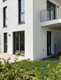 Wohnen in mit eigenem Gartenanteil - Tolle 2-Zimmer-Neubauwohnung mit Terrasse - Wiesbaden