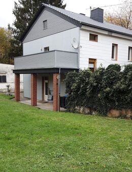 Freistehendes 2-Familienhaus mit großem Grundstück und großer Garage in Neunkirchen zu verkaufen - Neunkirchen (Saarland)