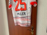 Signiertes Thomas Müller Bayern München Trikot (Größe M) - Oberhausen
