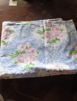 Stoff, Blumenmuster, zu verschenken - Stuttgart