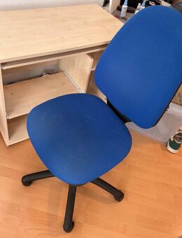 Schreibtisch mit Bürostuhl (gut erhalten) - Crailsheim