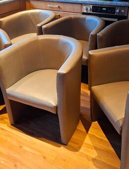 Cocktail Sessel Kunstleder Braun gut erhalten 6 Stück 130 € VB Einzelverkauf Stück 25 € VB 27711 OHZ Nur Abholung - Osterholz-Scharmbeck Zentrum