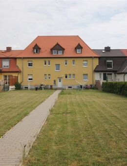 Frisch renovierte 2 Zimmerwohnung Badewanne und Gemeinschaftsgarten! Stellplatz möglich! - Bitterfeld-Wolfen