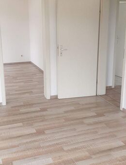 TOP sanierte 2 Zimmer Wohnung in Calbe - Erdgeschoß - gute Lage - auf Wunsch mit Einbauküche - Calbe (Saale)