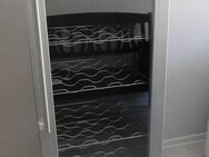 Exquisit BE1-28-4 Getränke- / Weinkühlschrank, 140 cm hoch, schwarz/silber - zur Abholung - Nürnberg