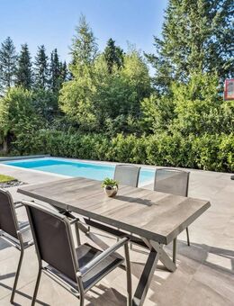Modernes Energieeffizienzhaus mit Luxusausstattung und beheiztem Außenpool in Zehlendorf - Berlin