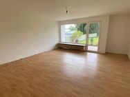 Attraktive 3-Zimmer-Wohnung (teilweise renoviert) mit Terrasse und Tiefgaragenstellplatz - Schleswig