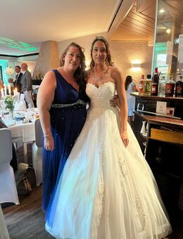 Brautkleid mit Unterrock - Wesseling