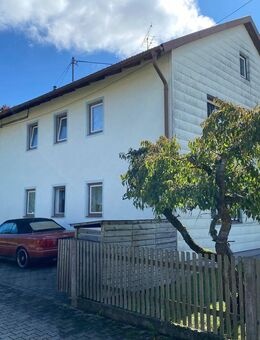 Stark renovierungsbedürftiges Zweifamilienhaus mit großem Grundstück zu verkaufen! - Erding