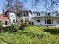 AIGNER - Im Herzen von Pullach: Einzigartiges Doppelhaus im beliebten Isartal - Pullach (Isartal)