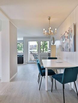 Lichtdurchflutete, unvermietete Wohnung mit 2 Balkonen und Tiefgaragenstellplatz - Waldenbuch